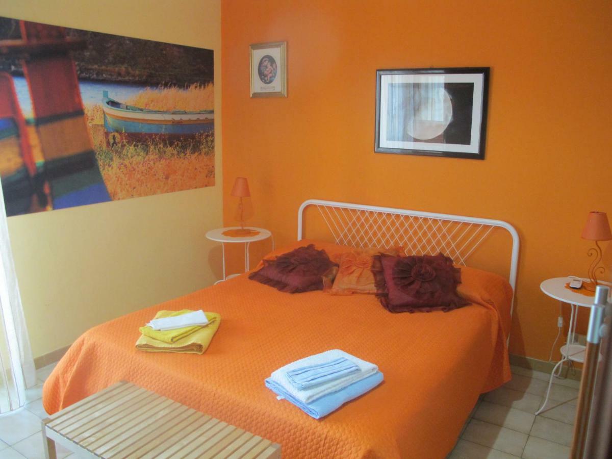 La Casa del Nonno Bed and Breakfast Milazzo Eksteriør billede